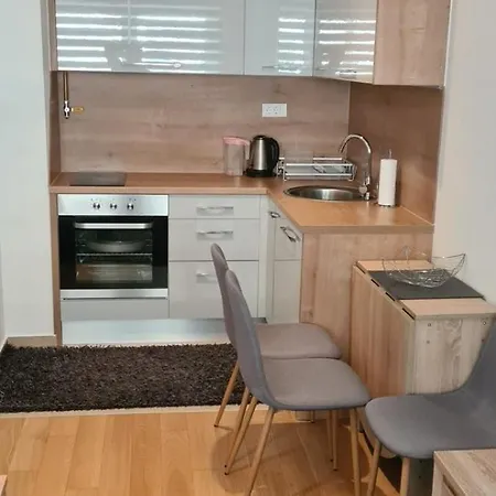 Mak Apartment *